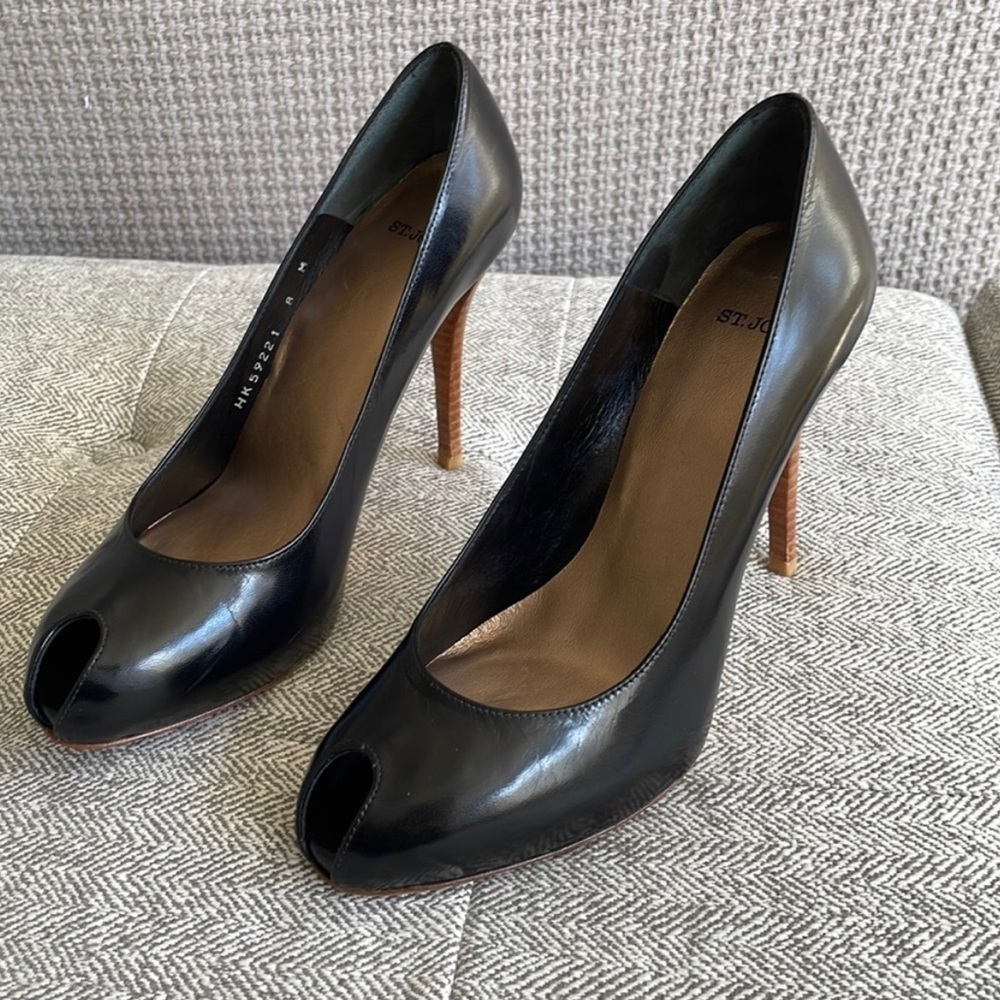 St. John Patent Leather Peep Toe High Heels Black Size 8 M